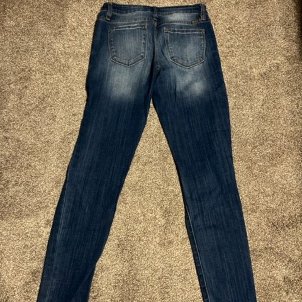 Kancan Women's Jeans Size 9/28 32" inseam distressed skinny jeans